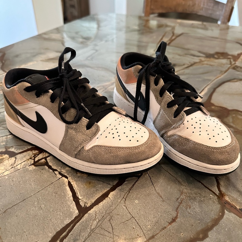 Lightly used boys Air Jordan